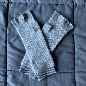 J Crew Chevron Fingerless Gloves